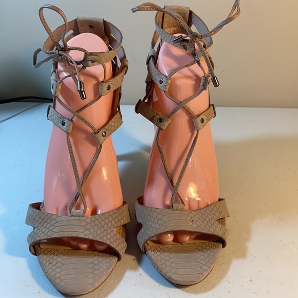 Vince Camuto Clara lace up shoe NWOT - Picture 2 of 10